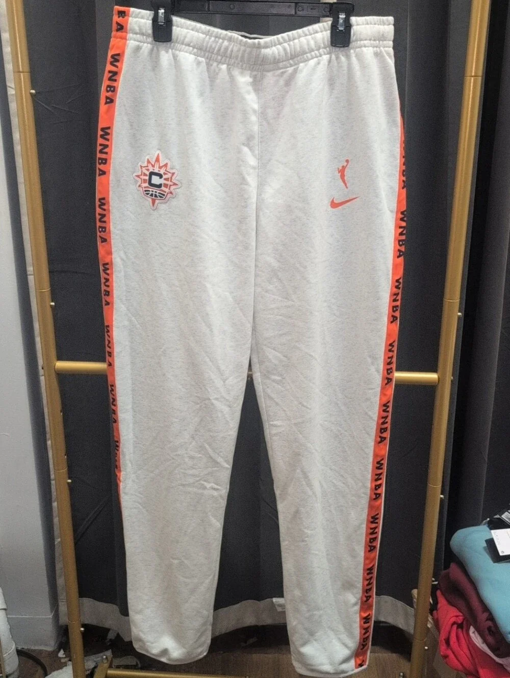 Women's White  Nike WNBA team-issue warm-up sweatpants Size XLTT